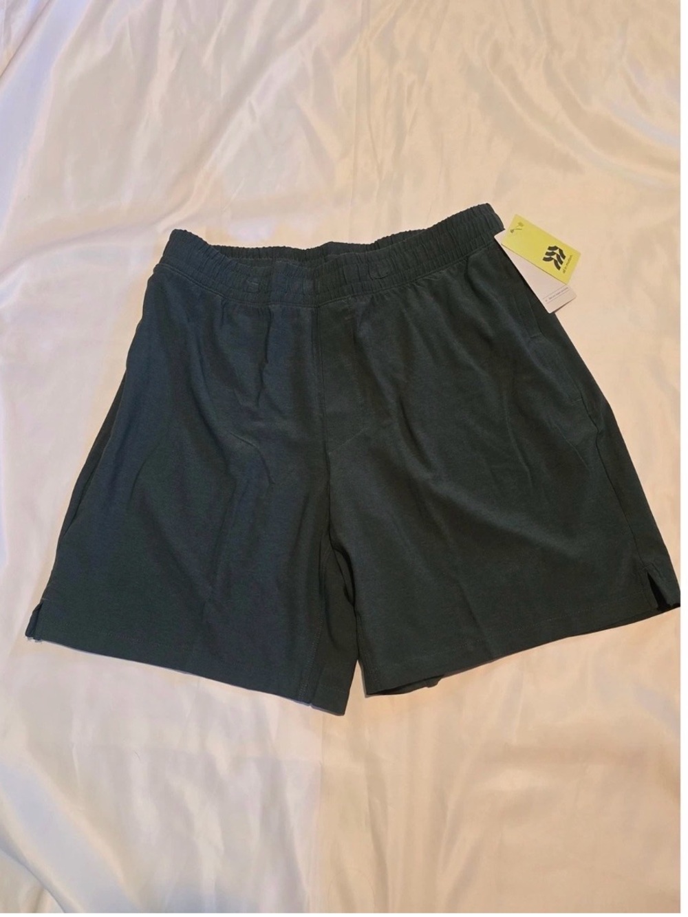 Men's 8" Everyday Woven Shorts - All in Motion Moss Green M